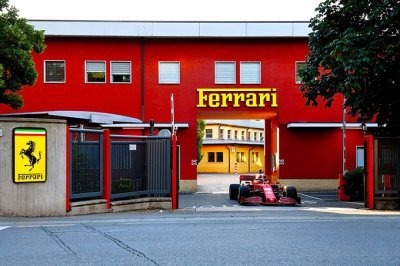 Leclerc drives the Ferrari SF1000 through the streets of Maranello