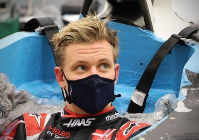 Mick Schumacher a enfin pu mouler son baquet chez Haas F1 (+vidéo)
