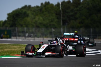Grosjean n’a pas réussi à composer avec le vent changeant à Silverstone