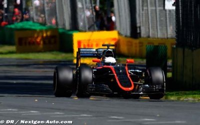 Mercedes dominates, McLaren-Honda dead last