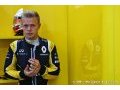 Renault extends option on Magnussen's contract