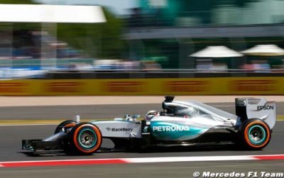Silverstone L3&nbsp;: Hamilton se montre avant la qualification