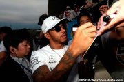 Hamilton must keep focus to win title - Rosberg
