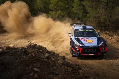 Turquie, après ES7&nbsp;: Neuville passe en tête pour 3 dixièmes