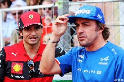Alonso reveals hand injuries