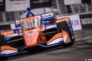 Dixon signe sa 53e victoire en IndyCar dans le chaos de Nashville