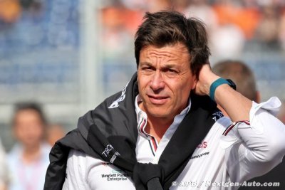 Wolff sait qu’il peut être le ’sac à vomi’ des pilotes à la radio