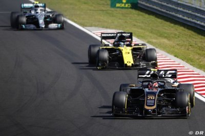 Steiner défend Magnussen après la lutte contre Ricciardo