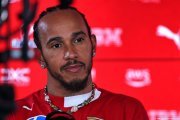 Hamilton révèle avoir 'quelques pistes' pour progresser avec la Ferrari