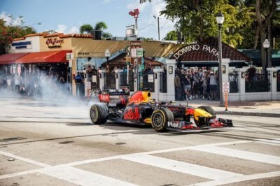 Perez en road trip de New York à Miami avec sa F1&nbsp;! (+ vidéo)