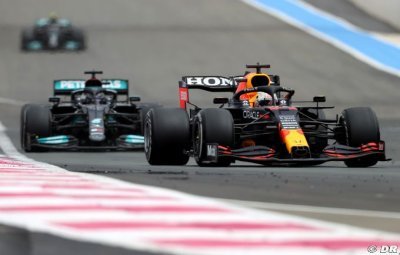 Rosberg&nbsp;: Normalement je parierais sur Hamilton, mais Verstappen est un géant