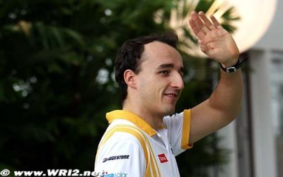 Kubica has eight-hour elbow surgery