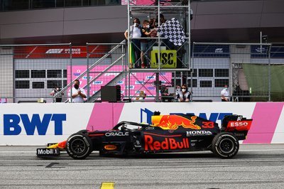 Le burn-out de fin de course de Verstappen ne sera plus toléré à l’avenir