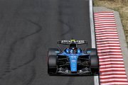 Sainz to 'calmly' decide future during summer break
