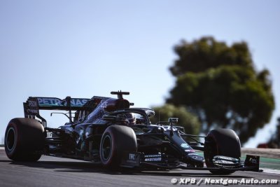 Hamilton surprend Bottas et signe la pole à Portimão 