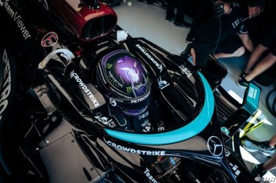 Cinq pilotes dont Hamilton testent de nouveaux gants en Turquie