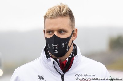 Malgré la frustration, Schumacher s’attend à un week-end ’précieux’ 