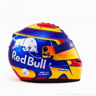 Albon explique son numéro et son casque