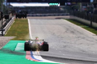 ’Ce n’est plus une coïncidence’&nbsp;: Sainz contredit Red Bull sur son moteur