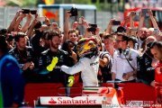 Hamilton révèle se passer de boisson en course
