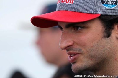 Sainz says no Mercedes move for 2017