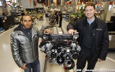 Lewis se sent déjà en bonne compagnie chez Mercedes