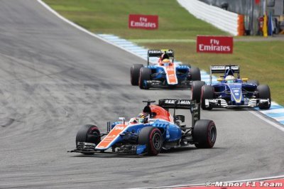 F1 race to avoid dead last heats up