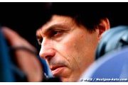 Mercedes 'not comfortable' in 2015 - Wolff