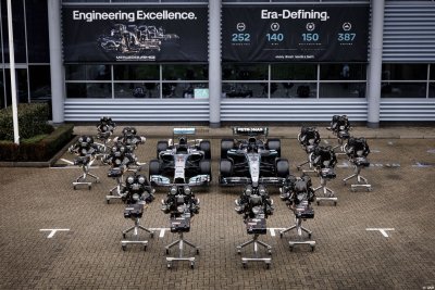 De la W05 à la W16&nbsp;: Mercedes F1 célèbre la fin d’une ère à Brixworth