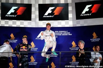 Le titre ira à Nico Rosberg selon Daniel Ricciardo