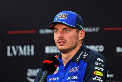 Verstappen veut ’garder les pieds sur terre’ après la victoire de Red Bull