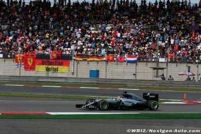 Lowe&nbsp;: on a hésité à faire partir Lewis des stands
