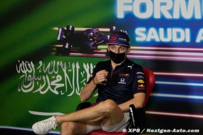 Verstappen ’like Tyson Fury’ amid Hamilton pressure