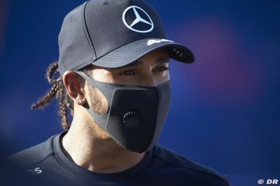 Hamilton hits back at ’lucky champion’ jibe