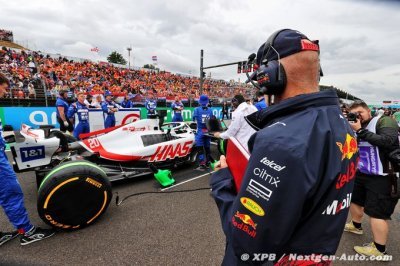 F1 sustainability heading in ’illogical’ direction - Newey