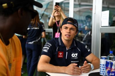 Le manager de Nyck de Vries dénonce de ’faux commentaires’
