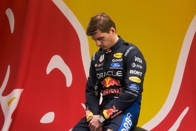 Mekies reconnaît que Verstappen ’prend un risque’ en restant chez Red Bull