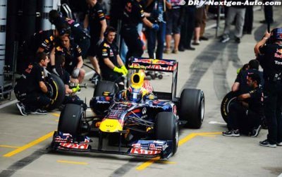 Mateschitz confirms Webber staying in 2012