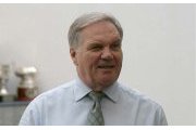 Head selling Williams shares for floatation