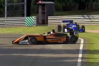 Touché par un concurrent sur un jeu en ligne, Verstappen se venge&nbsp;!