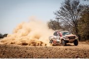 Alonso a surpris avec ses temps en rallye raid selon Sainz