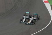 Hamilton et Rosberg n'ont pas le même point de vue sur leur accrochage