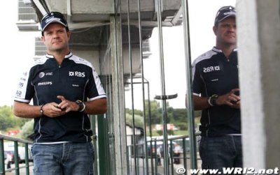 Barrichello attend le renouvellement de son contrat