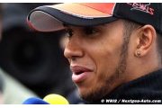 Hamilton, Ferrari exchange flirts in summer break