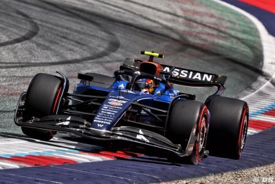 Sainz laments ’tough’ first half-season at Williams