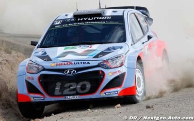 Hyundai continues its learning on second day of Rally Australia