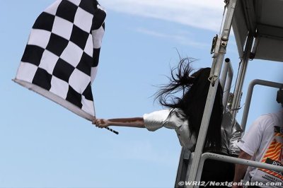 Whiting defends F1 after chequered flag gaffe