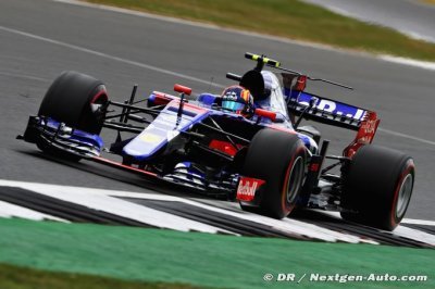 Sainz plays down chances of Hungary team switch