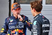 Verstappen se moque de Russell : 'je devrais emmener George au sauna !'