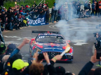 ’Nous reviendrons’&nbsp;: Verstappen réagit et se dit prêt à défier à nouveau le Nürburgring